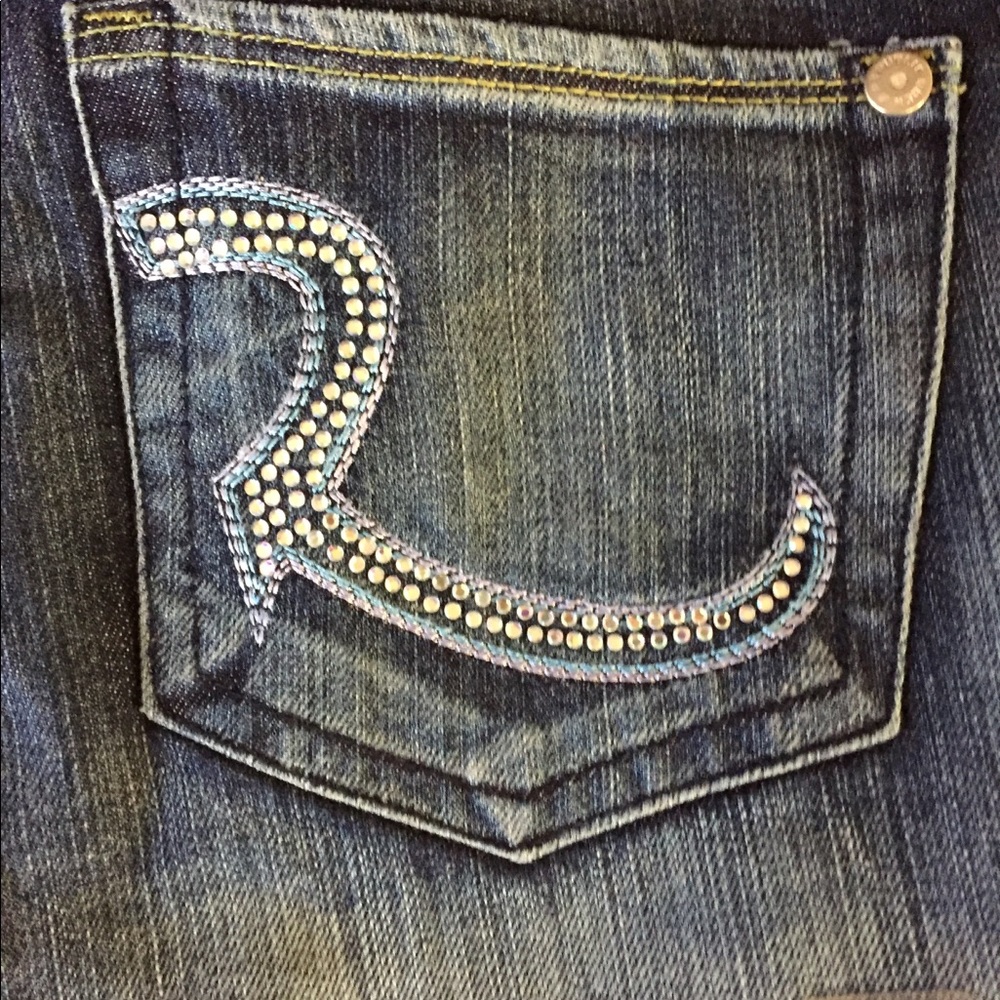 Rock & Republic Jeans with Rhinestone Pockets - Picture 2 of 8